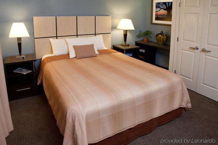 Sonesta Simply Suites Detroit トロイ 部屋 写真